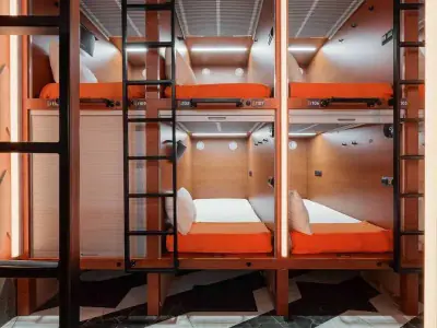 Нижняя капсула Сингл с закрытой шторой — GettSleep Терминал B Шереметьево